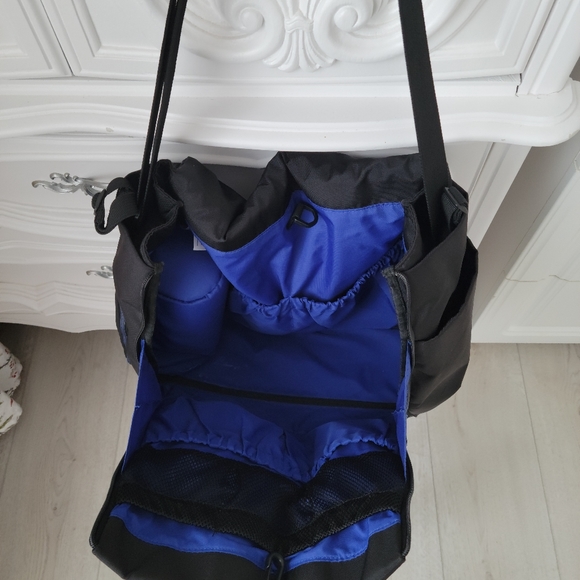 Skip hop diaper bag. - Picture 3 of 4